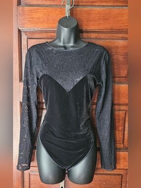 L, Bodysuit, velvet bustier, sweetheart neckline,sheer floral lace upper chest